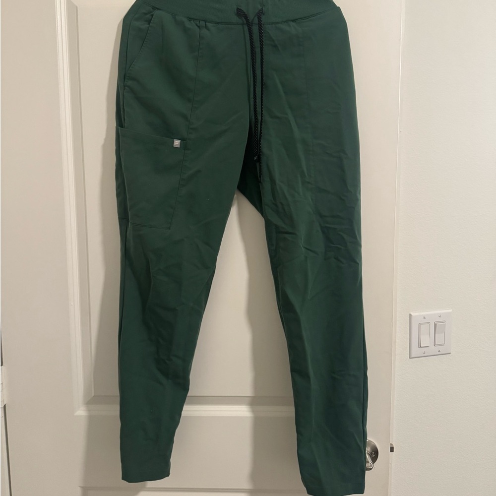 Fabletics Green scrubs